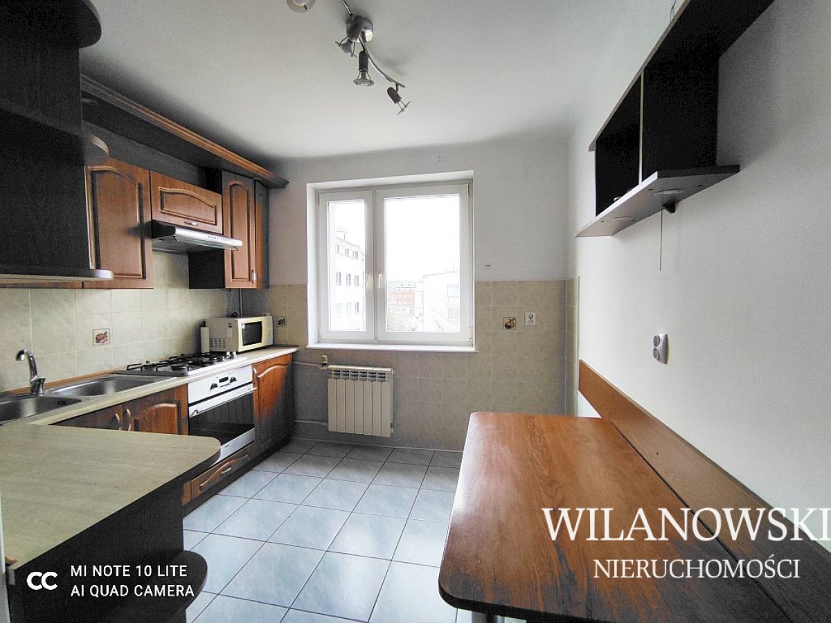 2 pokoje/ 49 m²/ duża piwnica + strych/ tuż przy rynku