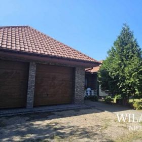 Dom jednorodzinny z dwoma garażami, ul. Okólna