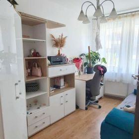 Trzypokojowe mieszkanie z oddzielną kuchnią – ul. Wysoka