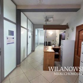 BUDYNEK HANDLOWO - USŁUGOWO-MIESZKALNY W ŚCISŁYM CENTRUM MŁAWY