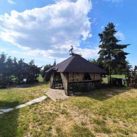 Siedlisko, budynki mieszkalne + gospodarcze + działka z lasem 5496 m2 