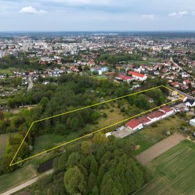 Pod budynek handlowo-usługowy z wydanymi Warunkami Zabudowy i bloki